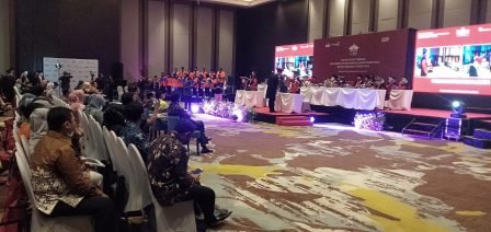 Wisuda UISI di Hotel Aston Inn Sabtu (8/10/22)