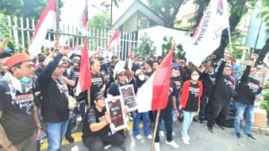 Kemensos Digeruduk Massa, Aliansi IPWL Sosial Indonesia: Risma Ngumpet