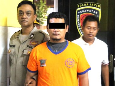 Seorang Oknum Guru Madrasah, Ditangkap Polrestabes Surabaya, Ada Apa ?