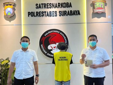 Diduga Edarkan Sabu, Warga Kapas Madya Baru Ditangkap Satnarkoba Polrestabes Surabaya