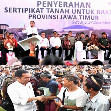 Presiden RI Joko Widodo, Membagikan 5 Ribu Sertipikat Tanah Kepada Rakyat