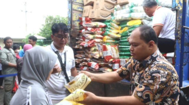 Pemerintah Kota Surabaya Menggelar Program Gerakan Pangan Murah