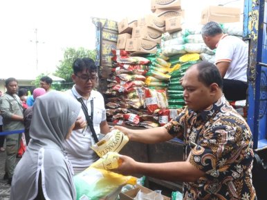 Pemerintah Kota Surabaya Menggelar Program Gerakan Pangan Murah