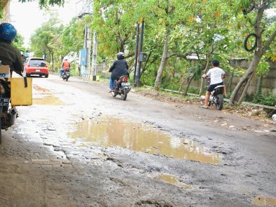 Jalan Rusak dan Berlubang