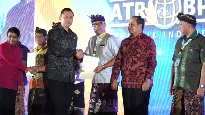 Puncak Reforma Agraria Summit Tahun 2024: Kemenkumham, Terima Sertipikat Elektronik Hak Guna Pakai dari ATR/BPN