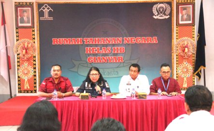 Kakanwil Kemenkumham Bali, Pramella Yunidar Pasaribu, memberikan penguatan dan pengarahan kepada seluruh jajaran Aparatur Sipil Negara (ASN) di Rumah Tahanan Negara (Rutan) Kelas IIB Gianyar.