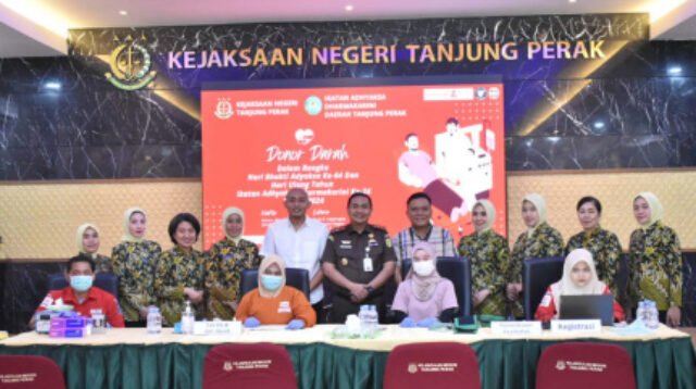 Kejari Tanjung Perak Gelar Donor Darah dan Penanaman Pohon, dalam Rangka Hari Bhakti Adhyaksa ke-64 dan HUT Ikatan Adhyaksa Dharmakarini ke-24