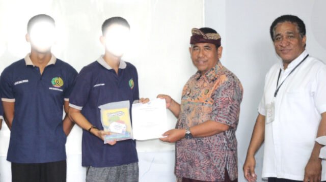 Semangat Pendidikan Kesetaraan Paket C: Sebanyak 27 Warga Binaan Lapas Narkotika Bangli, Terima Rapot dan Naik Ke Kelas XI