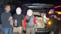 Himbau Masyarakat Agar Tidak Menjual Miras: Polres Jombang, Gagalkan Pengiriman 834 Liter Arak Putih di Jalan Tol Jombang - Mojokerto