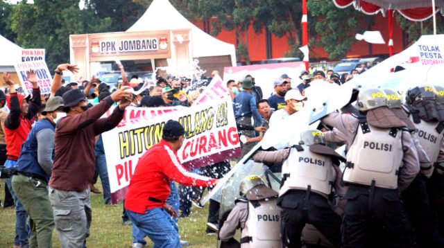 Gelar Simulasi Sispamkota, Polres Jombang Siap Ciptakan Pemilukada yang Kondusif