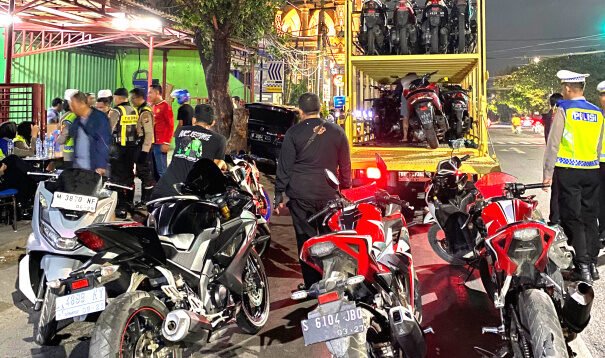 Satlantas Polrestabes Surabaya Menindak 128 Kendaran Roda Dua