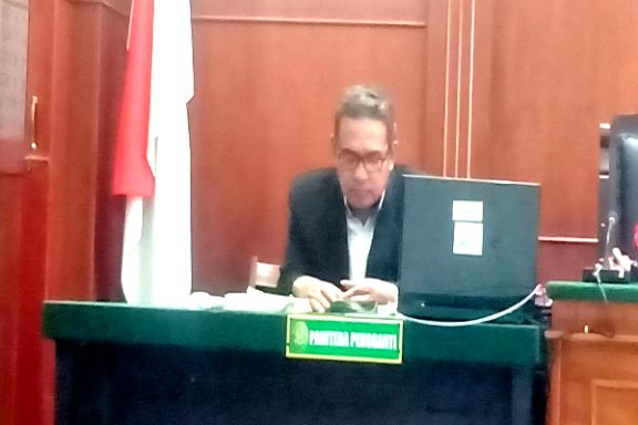 Diduga Meminta Uang, Oknum Panitera PN Surabaya Berdalih Mempermudah Proses