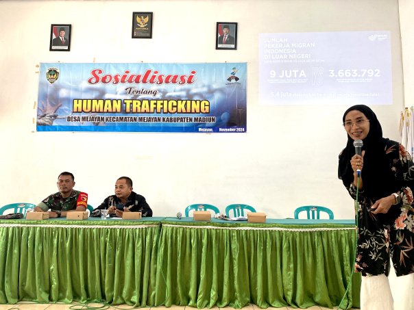 Kades Mejayan Beserta BP2MI Gelar Sosialisasi Human Trafficking