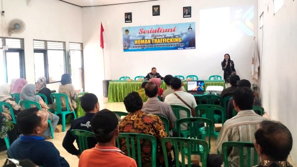 Kades Mejayan Beserta BP2MI Gelar Sosialisasi Human Trafficking