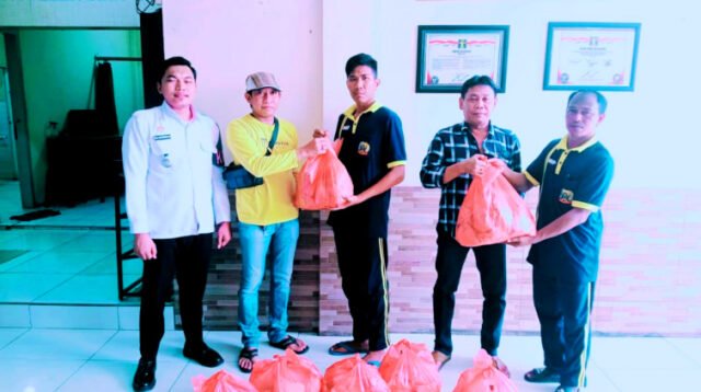 Ormas MANTRA Madura Nusantara dan Ketua SBG 2 Gelar Jumat Berkah di Rutan Banjarsari Gresik