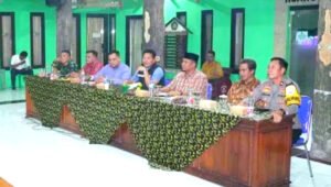 Plt Bupati Sidoarjo Mediasi Konflik Warga Sidokerto dan Kades Terkait Penjualan Aset Desa