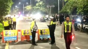 Penyekatan Jembatan Suramadu: Polres Tanjung Perak Tegakkan Aturan Demi Aman Tahun Baru