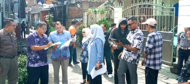 PN Surabaya Gelar Sidang Pemeriksaan Setempat di Lokasi Objek Tanah Alm. Troenodjojo Ngasimin