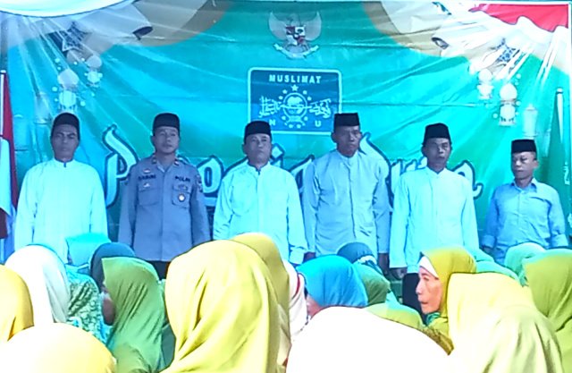 PEMDES GOLAN BERSAMA NU MENGGELAR PENGAJIAN RUTIN MUSLIMATAN