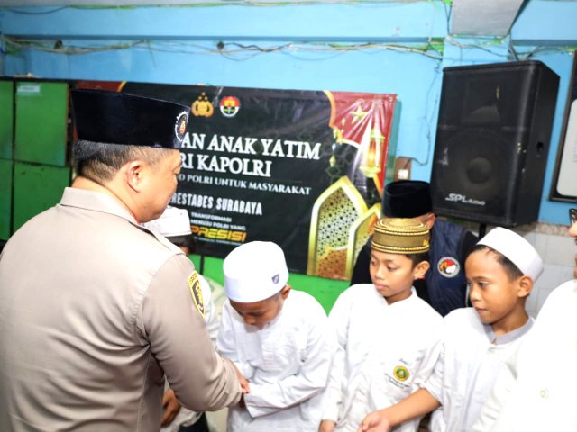 Tebarkan Kepedulian di Bulan Suci Ramadhan: Kapolrestabes Surabaya Gelar Bhakti Sosial di Ponpes Tahfidhul Qur'an Sunan Giri