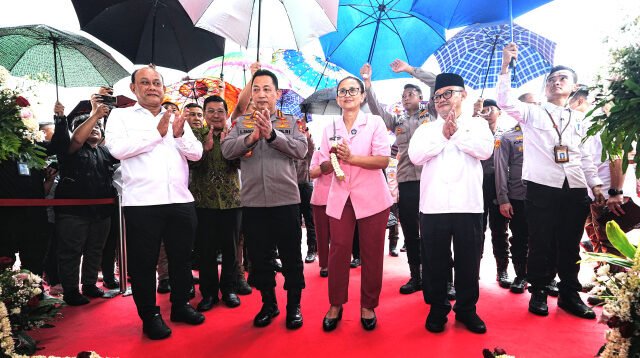 Gerak Nyata Polri Wujudkan Asta Cita: Kapolri Resmikan 20 SPPG untuk Dukung Program Makan Bergizi Gratis