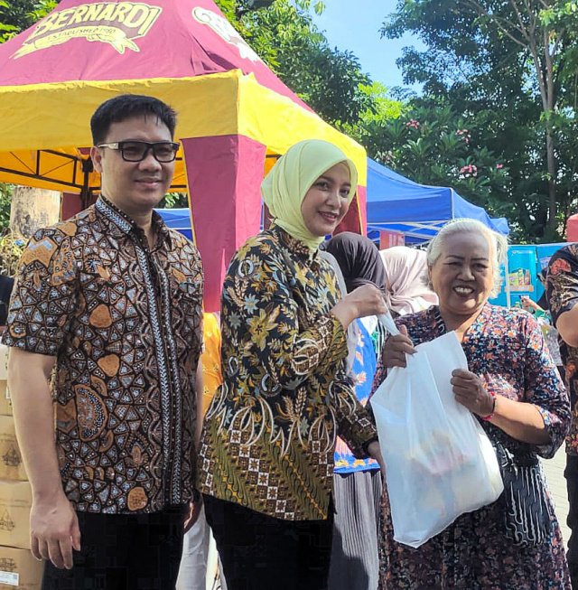 Kejari Surabaya Gelar Bazar Ramadhan "Tebus Murah", Warga Antusias Sambut Lebaran