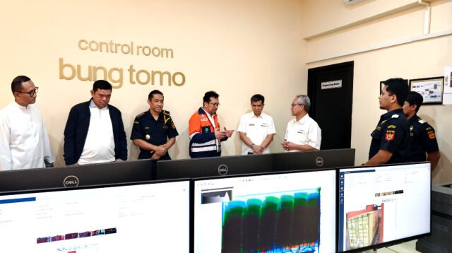 Pastikan Kesiapan Petugas Jelang Idulfitri, Dirjen Bea Cukai Sidak Tanjung Perak