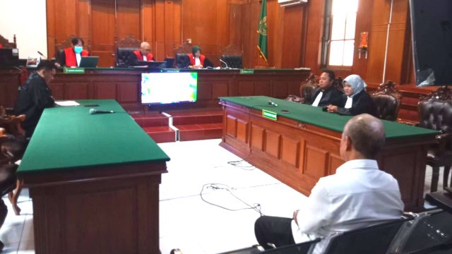 Vonis Bebas untuk Notaris Dadang, Majelis Hakim: Kesalahan Hanya Administratif