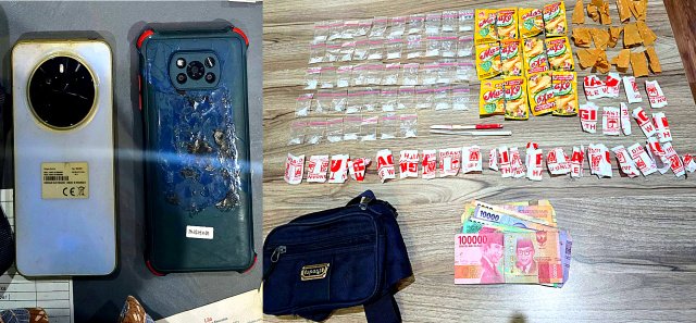 Satresnarkoba Polrestabes Surabaya Tangkap Pengedar Sabu 107 Gram di Sidoarjo