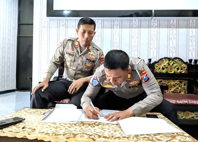 Satlantas Polres Bangkalan Limpahkan 23 Unit Barang Bukti Ranmor ke Satlantas Polres Sampang