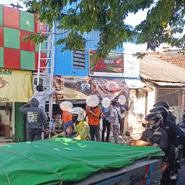 Pemasangan Kabel Fiber Optik HSPNET di Surabaya Diduga Tak Berizin, Picu Sorotan Warga