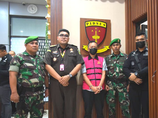 Kejari Perak menetapkan MK, Komisaris PT. DJA sebagai Tersangka dan Sita Uang 1,5 Miliar 
