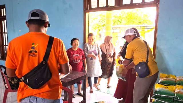 Bukti Kepedulian Pemerintah, Operasi Pasar Beras Murah di Sukorejo Madiun 2 Ton Ludes Diserbu Warga