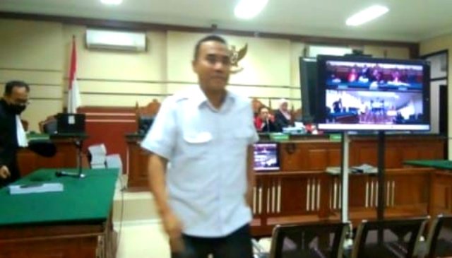 Terdakwa Ganjar Siswo Pramono, mantan Inspektur Pembantu (Irban) Inspektorat Kota Surabaya Di Vonis selama 6 tahun 