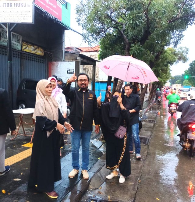 Berbagi Takjil di bulan Suci Ramdhan, Partai Ummat Turun ke Jalan