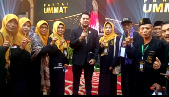 Partai Ummat “1000 Persen” Dukung Pernyataan Amien Rais soal Seskab Teddy