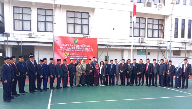 Pengadilan Tinggi Surabaya Gelar Upacara Hari Lahir Pancasila 2026 "Pancasila Pemersatu Bangsa, Fondasi Perdamaian Dunia"