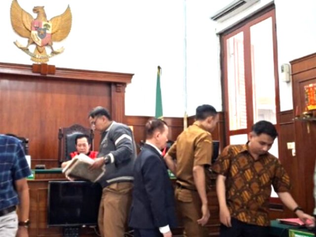 Diduga Saksi Sekertaris kelurahan Dinilai Tak Kuasai Objek Sengketa Jalan Pogot, Pemeriksaan Saksi Tergugat Dihentikan