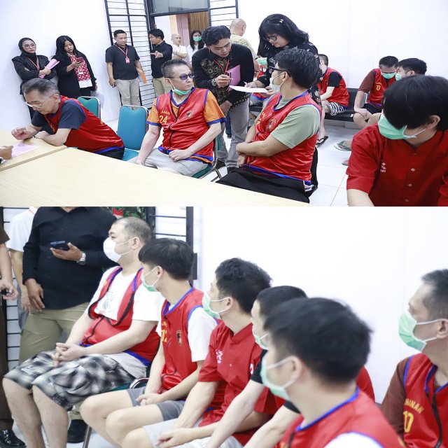 46 Tersangka Sindikat Internasional "Love Scamming" Dilimpahkan ke JPU Kejari Surabaya